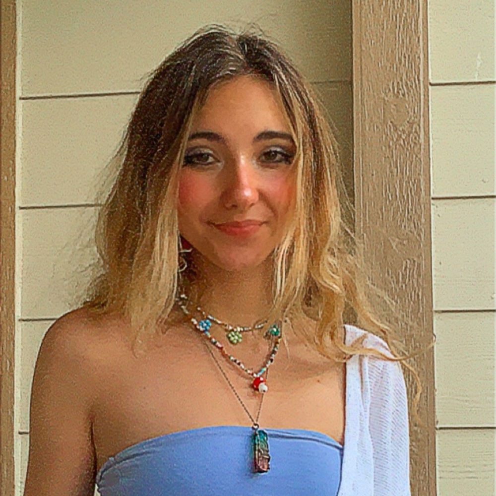 Meet your Posher, Olivia